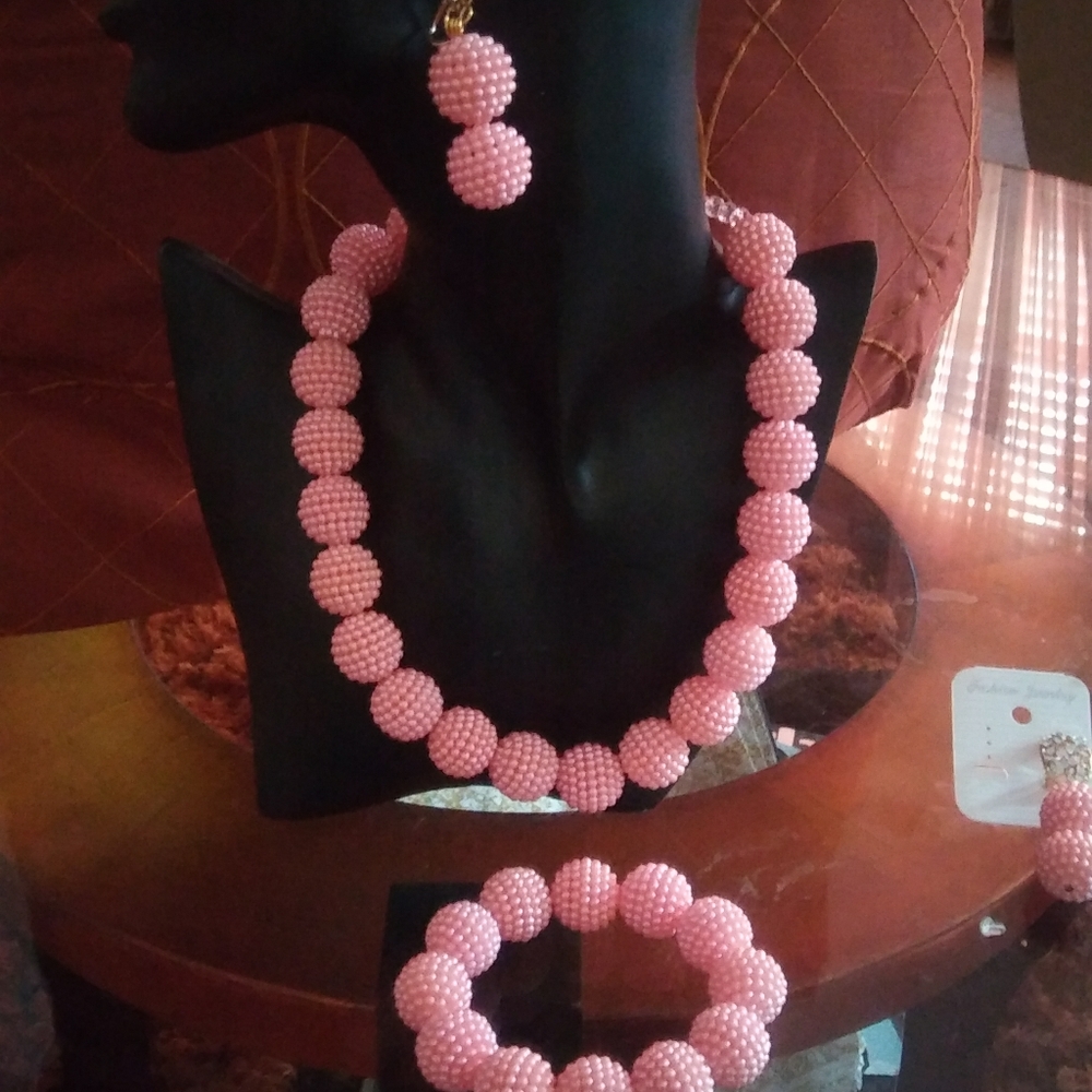 Necklace. Free shipping